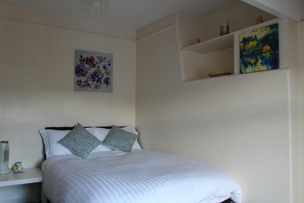 John St Town House - Self Catering - Guesthouse Style - Great Value Family And Double Rooms Workington Kültér fotó