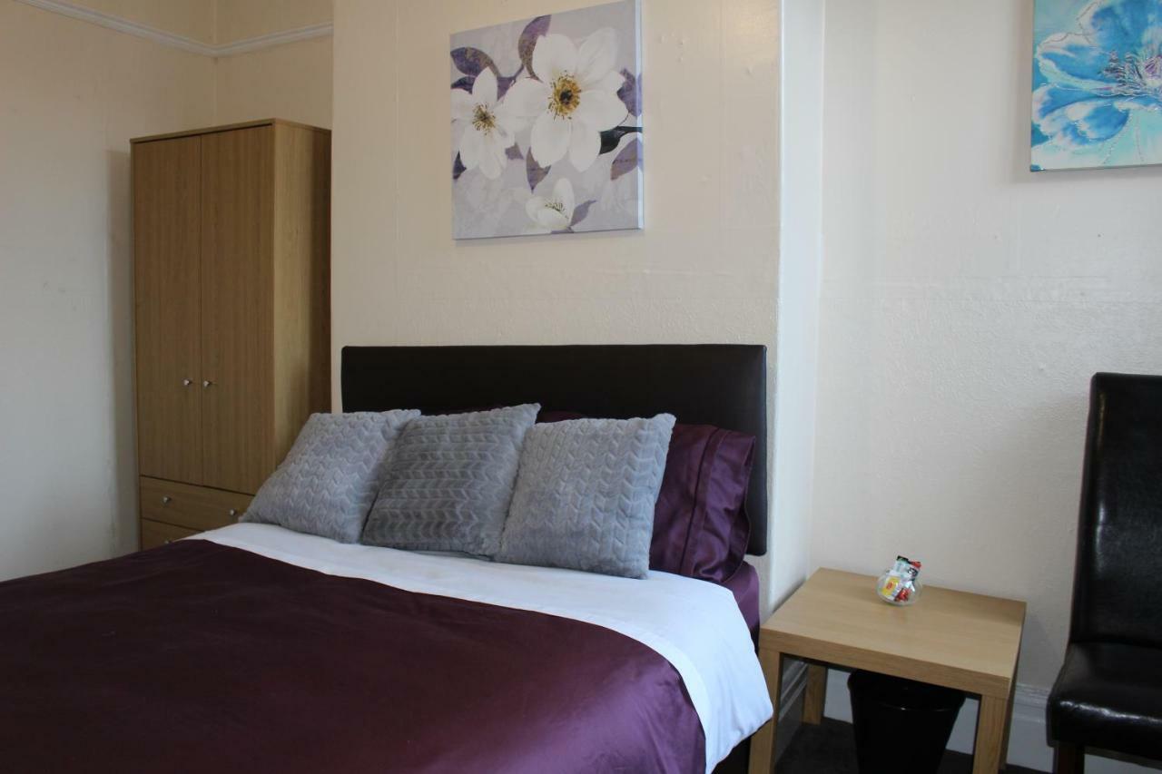 John St Town House - Self Catering - Guesthouse Style - Great Value Family And Double Rooms Workington Kültér fotó
