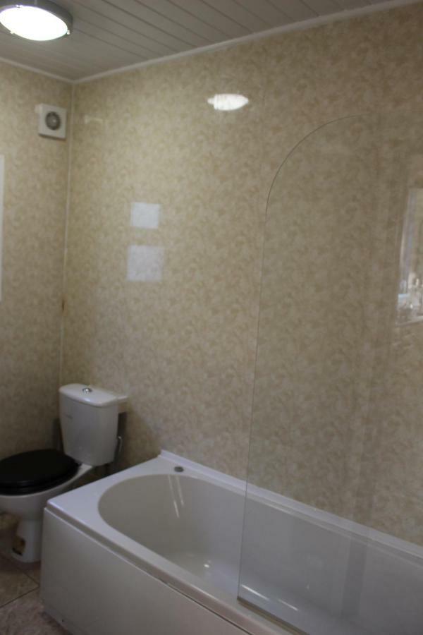 John St Town House - Self Catering - Guesthouse Style - Great Value Family And Double Rooms Workington Kültér fotó